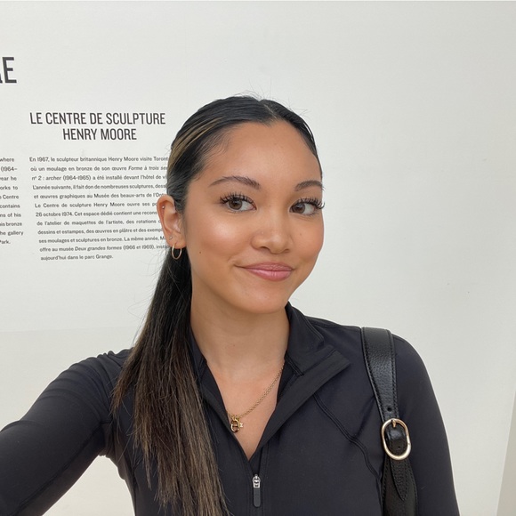 Meet your Posher, Alexus - Picture 1 of 1